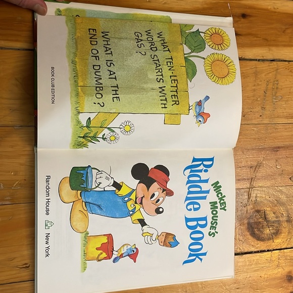 Mickey Mouse’s Riddle book - Picture 3 of 7